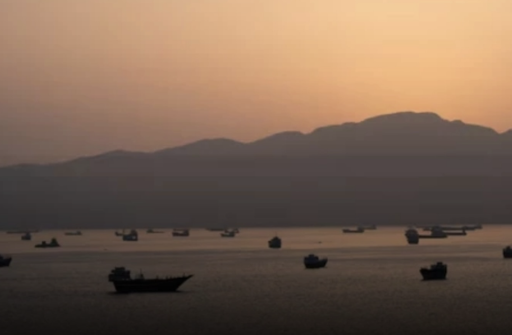 Omani Foreign Minister emphasizes core responsibility for Strait of Hormuz safety rests with Iran