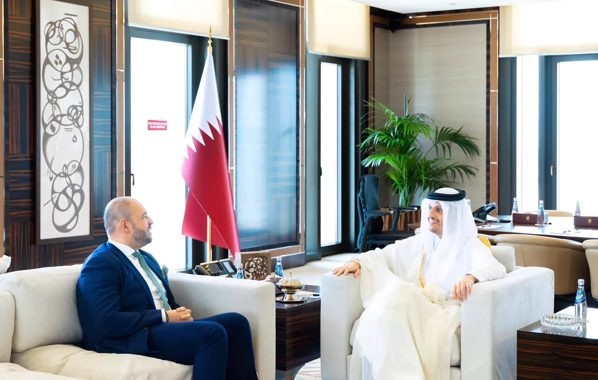 Qatari prime minister meets outgoing EU ambassador Dr. Cristian Tudor in Doha