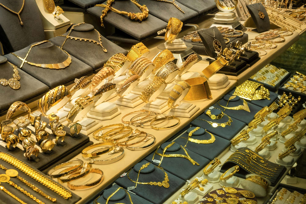 Gold price in Qatari market rises by 5.40 percent this week