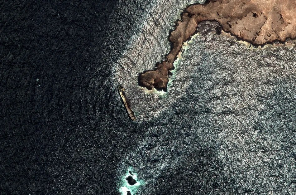 Oil spill threatens 40km stretch of Ras Madrakah coast in Oman