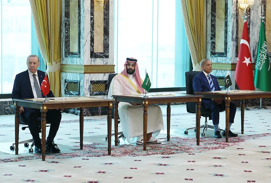 Saudi Arabia, Pakistan, and Turkiye hold urgent defense talks in New York