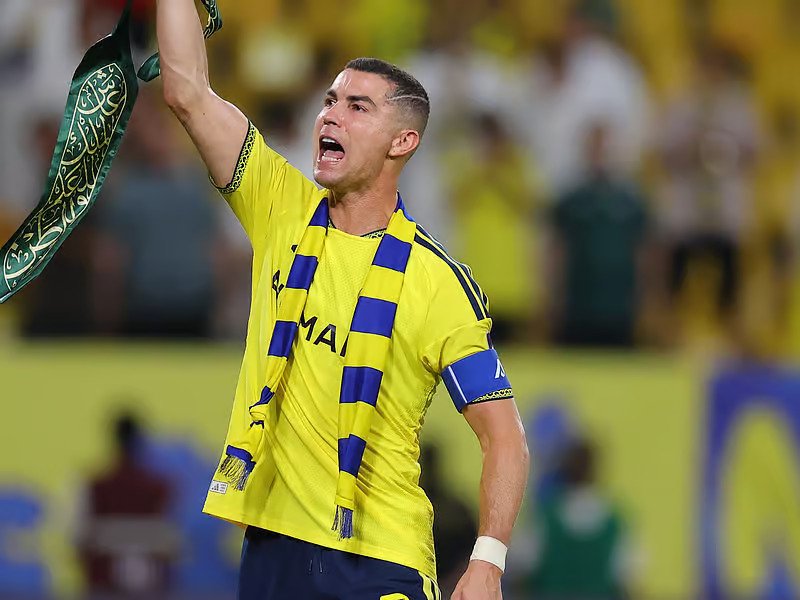 Cristiano Ronaldo raises Saudi scarf in solidarity amid Riyadh match delay